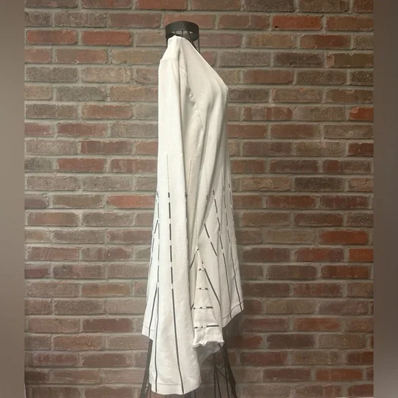 Prabal Gurung Peplum White with Black Stitching Asymmetrical Top. - Picture 3 of 7